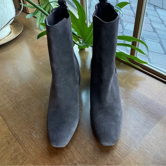 Blondo Selena Waterproof Chocolate Brown Suede Leather Chelsea Boots - Picture 3 of 12